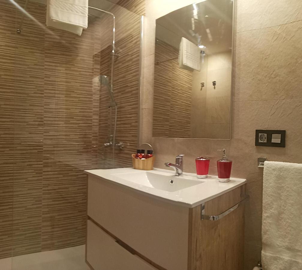 Apartamento Cinema Apartment โอเบียโด ภายนอก รูปภาพ