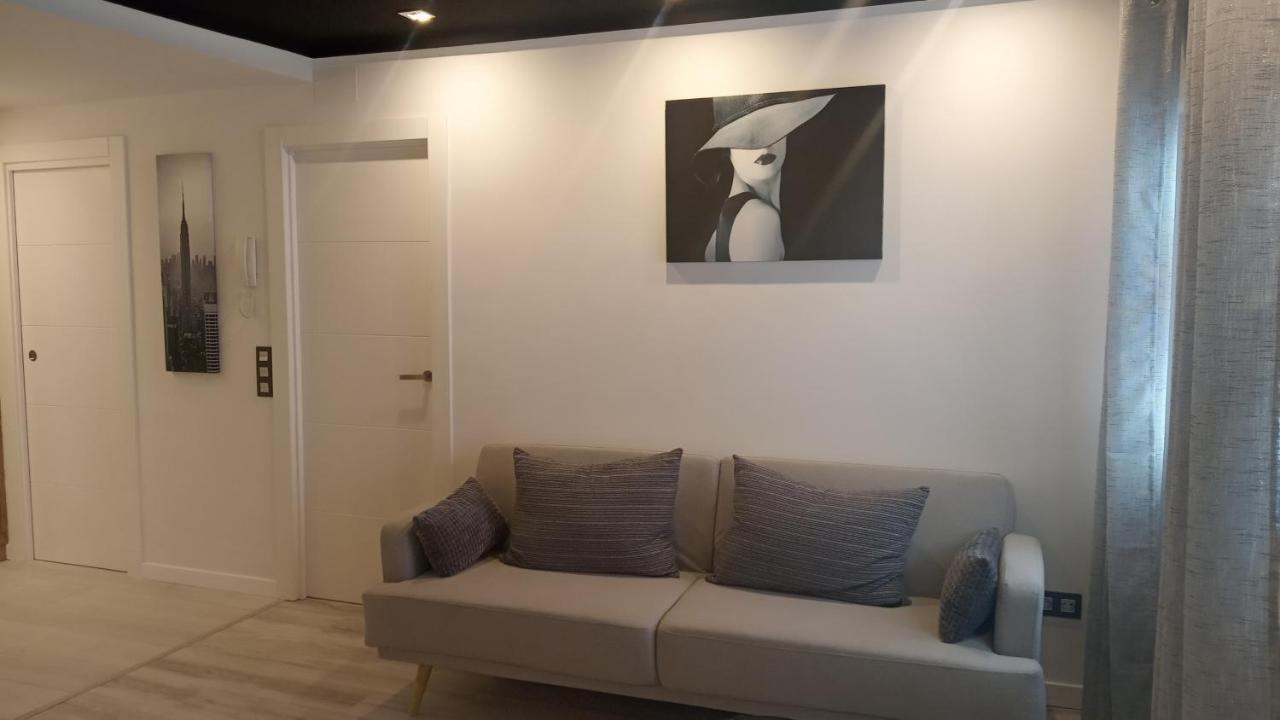 Apartamento Cinema Apartment โอเบียโด ภายนอก รูปภาพ