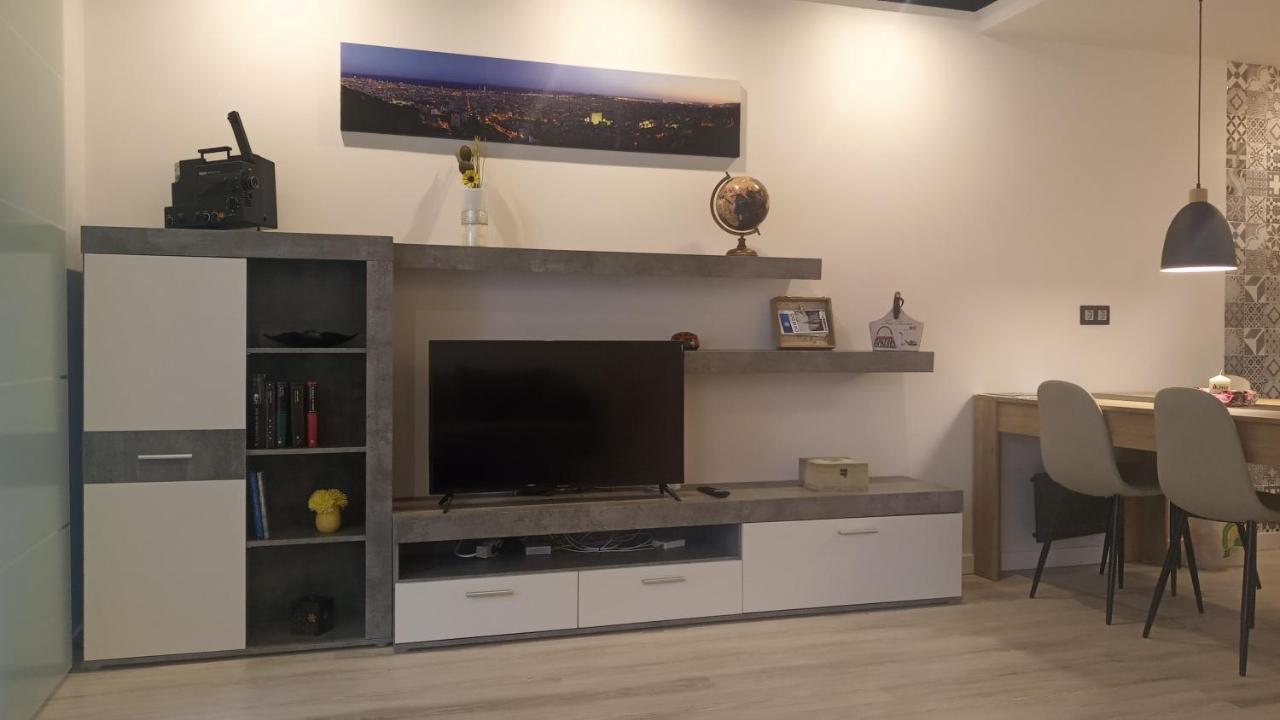 Apartamento Cinema Apartment โอเบียโด ภายนอก รูปภาพ