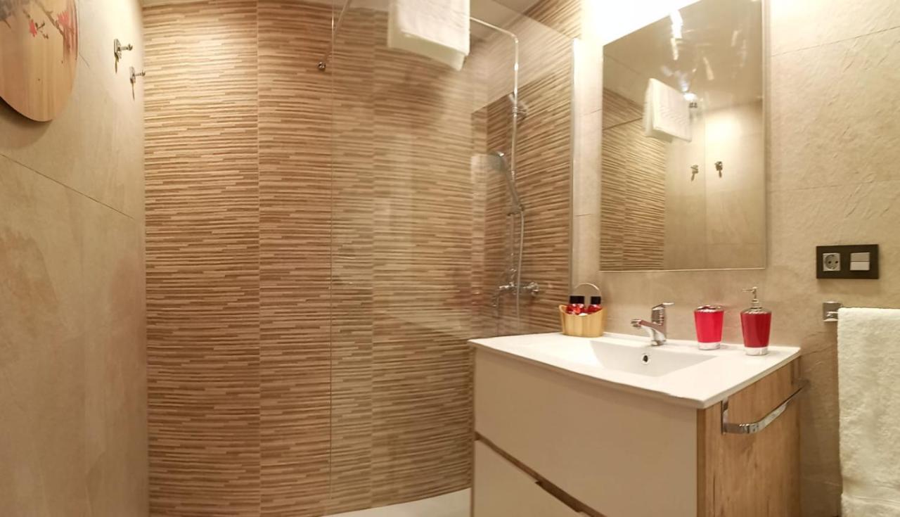 Apartamento Cinema Apartment โอเบียโด ภายนอก รูปภาพ