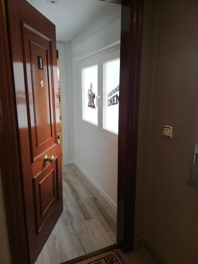 Apartamento Cinema Apartment โอเบียโด ภายนอก รูปภาพ