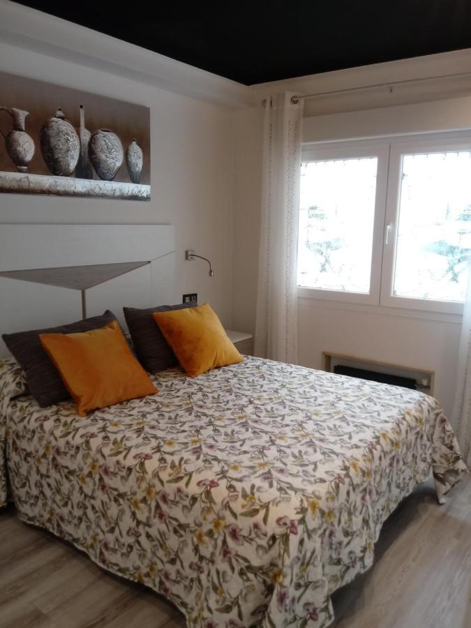 Apartamento Cinema Apartment โอเบียโด ภายนอก รูปภาพ